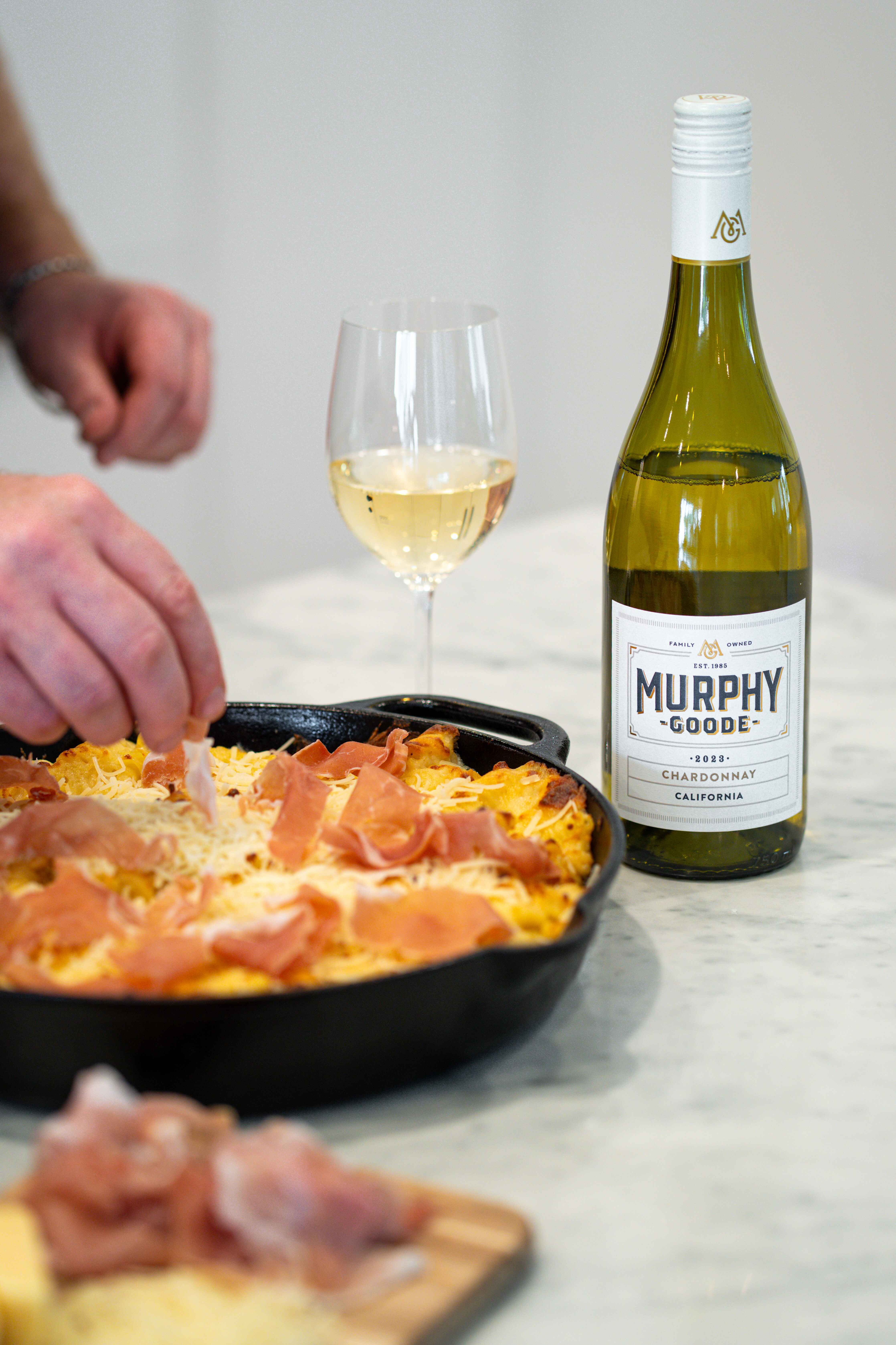 Cooked Cast Iron Mac and Cheese with Chardonnay Cooked Cast Iron Mac and Cheese with Chardonnay