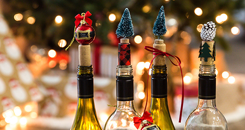 DIY Holiday Wine Stoppers